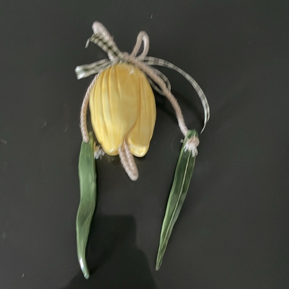 Elegant Italian Ceramic Tulip – Perfect Kitchen Décor - Picture 2 of 2